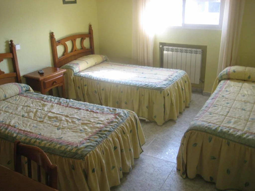 Chambre Triple — Hostal El Pinar