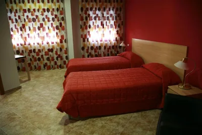 HOSTAL EL POLIGONO — Foto 2