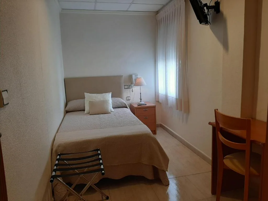 Habitación Individual — Hostal El Retiro