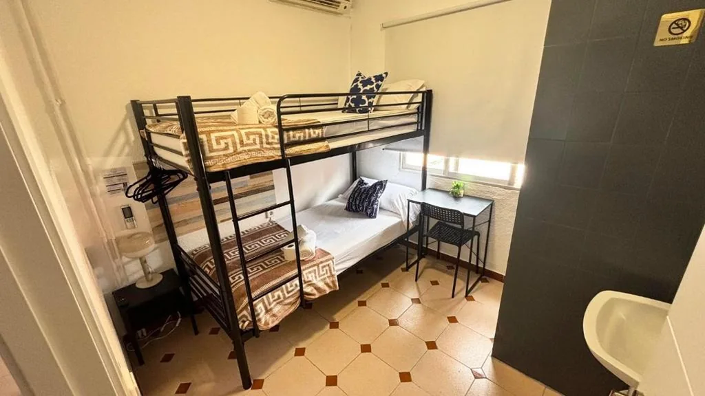 Habitación Doble Económica - 2 camas — Hostal El Torero