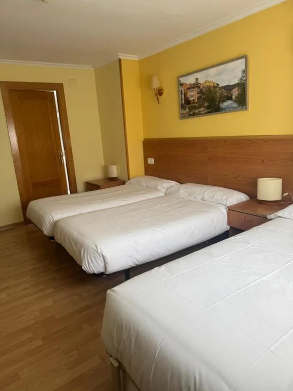 クラシック4人部屋 — Hostal El Volante