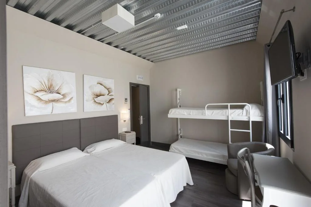 Vierpersoonskamer — Hostal Emeritae