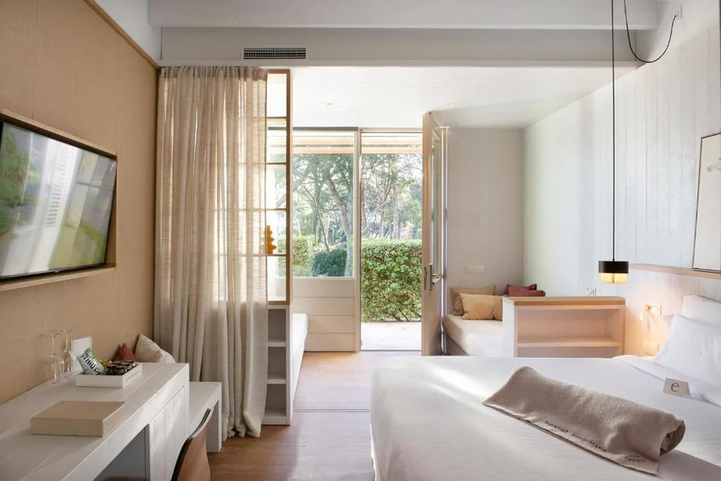 花园景高级双人间 — Hostal Empúries