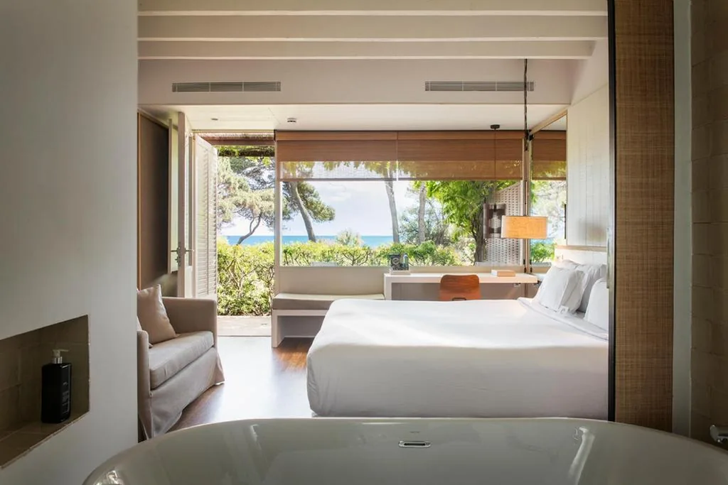 海景高级双人间 — Hostal Empúries