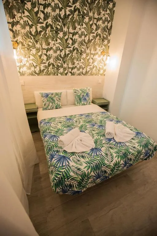 Camera Doppia Interna Piccola — Hostal Escala Suites
