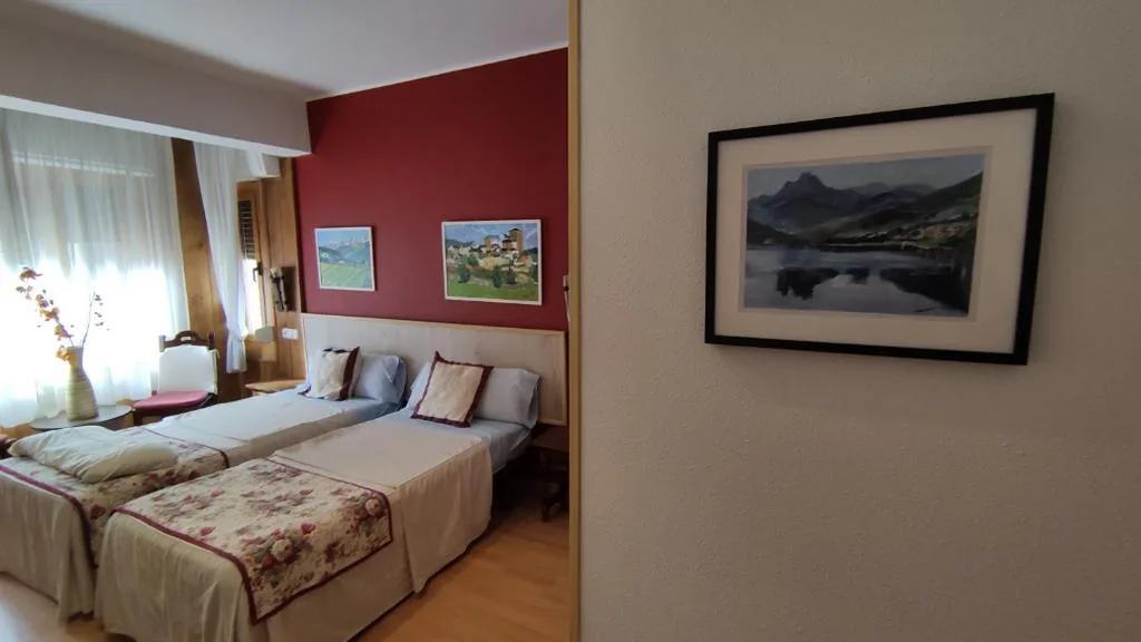Quarto Duplo - 2 Camas — Hostal Escartín