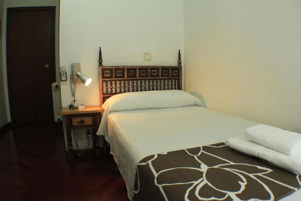 Camera Singola — Hostal Esmeralda