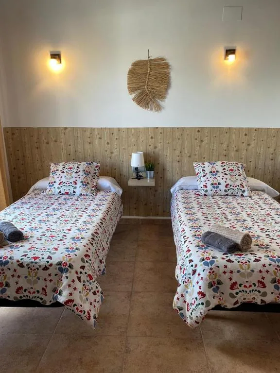 Tweepersoonskamer met balkon — Hostal Espai Mediterrani