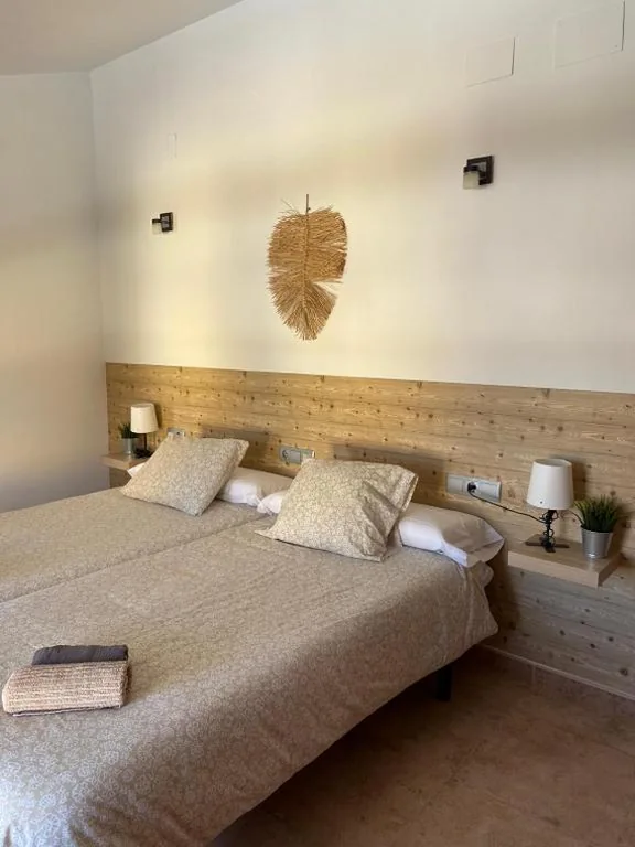 Tweepersoonskamer met eigen badkamer — Hostal Espai Mediterrani