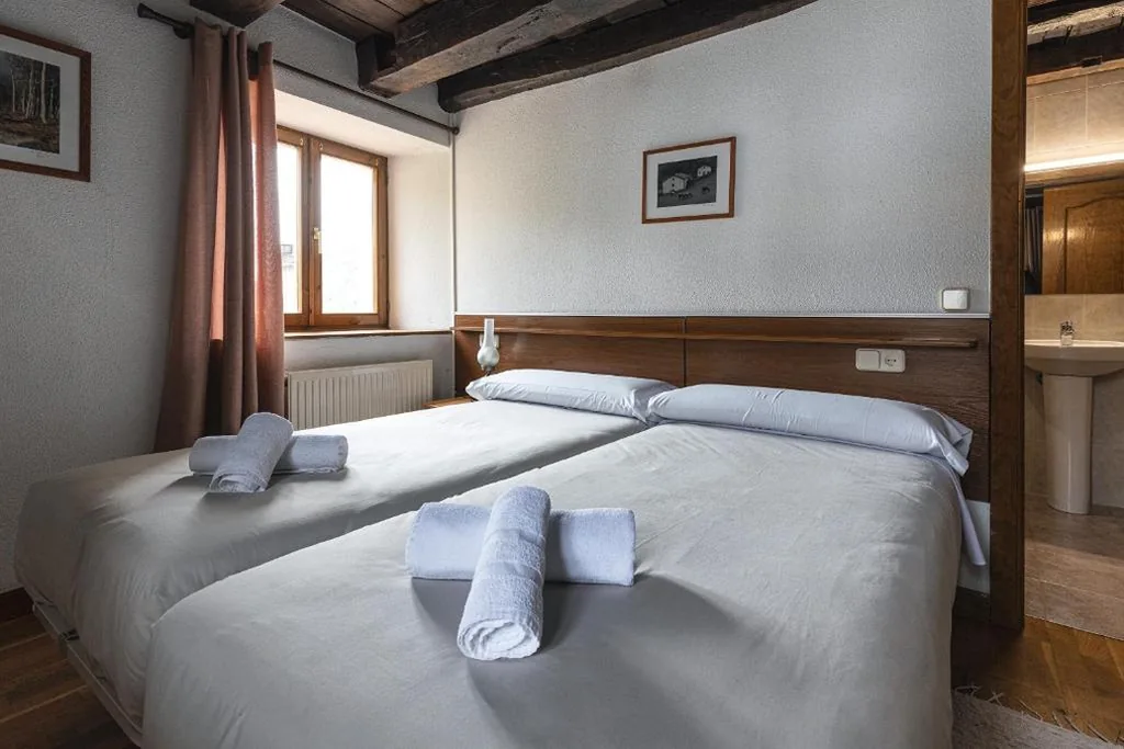 Quarto Duplo com Vista Lago — Hostal Etxeberri