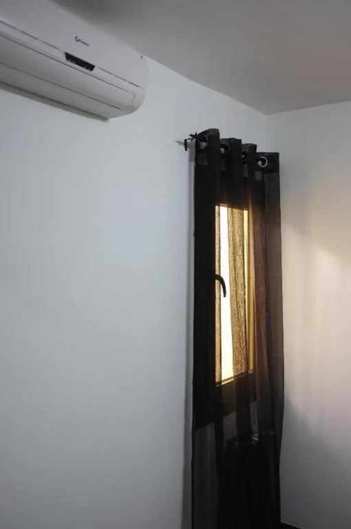 Habitación Estándar - 1 cama grande — Hostal Europa
