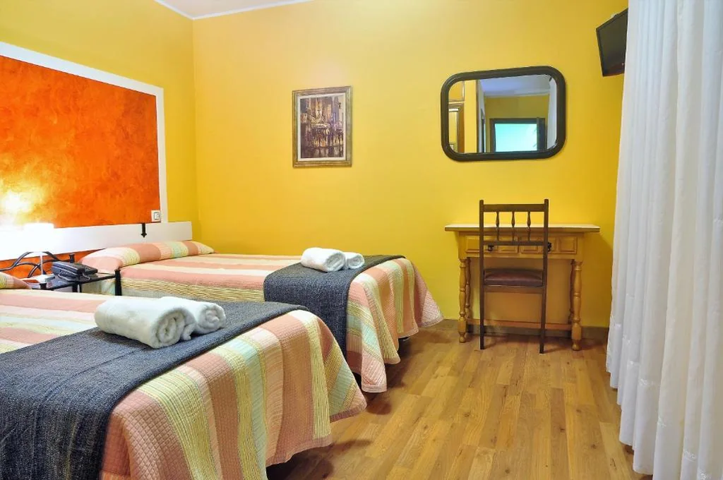 Habitación Doble Estándar - 1 o 2 camas — Hostal Europa