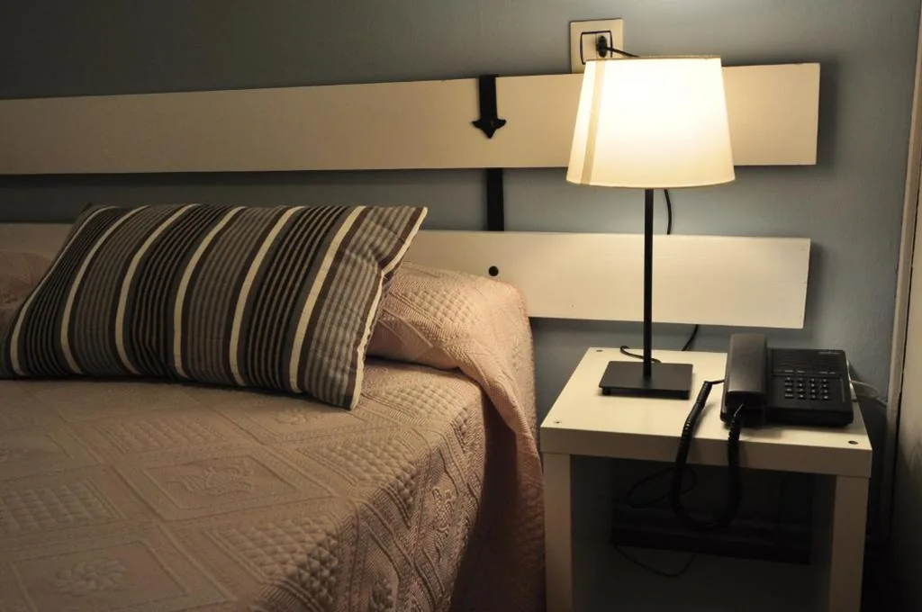 Habitación Individual — Hostal Europa