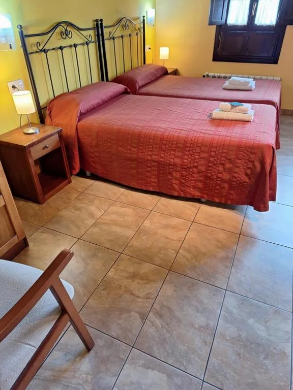 Habitación Triple Superior — Hostal Europa