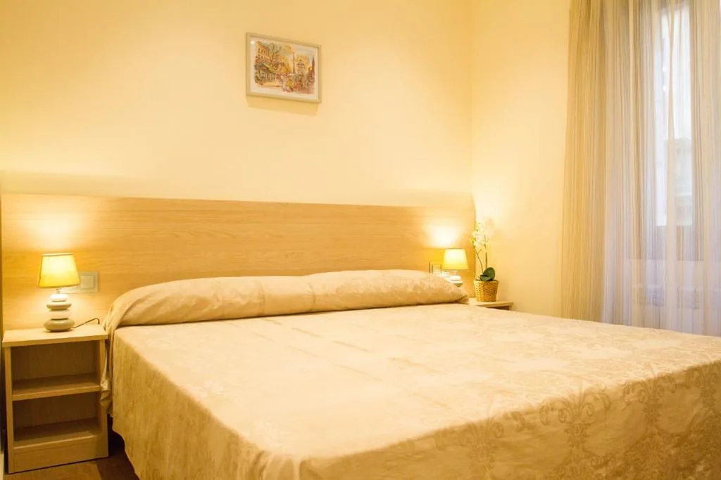 Doppelzimmer – 1 oder 2 Betten — Hostal Excellence