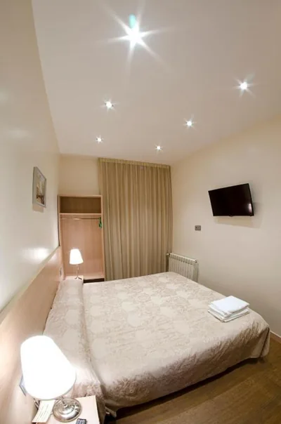 Hostal Excellence — Foto 6