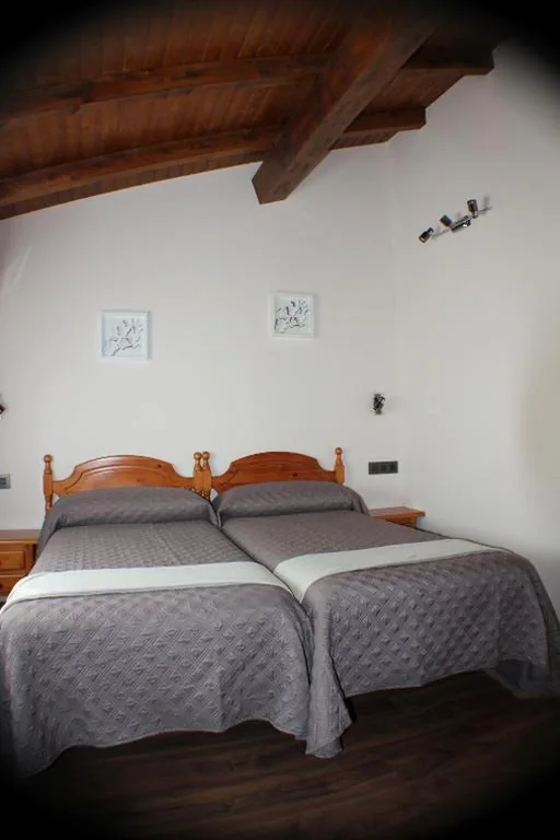 Habitación Doble Económica - 2 camas — Hostal Extremeño