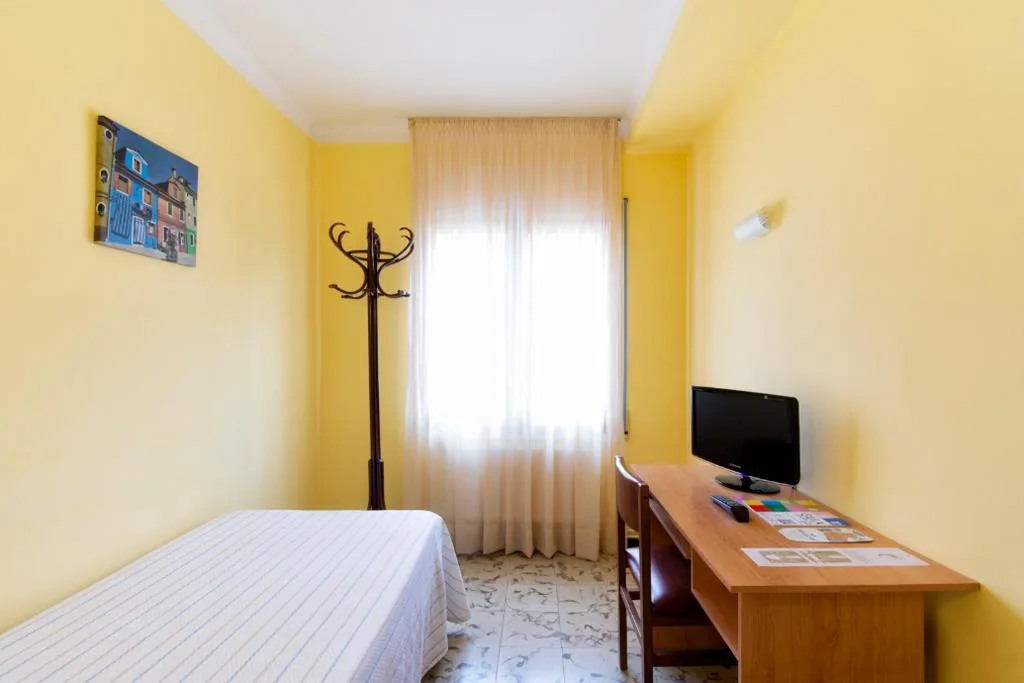 Camera singola economica — Hostal Fabrellas