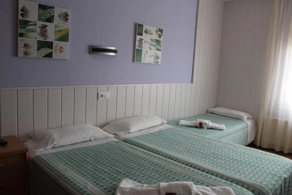 Camera tripla — Hostal Fabrellas