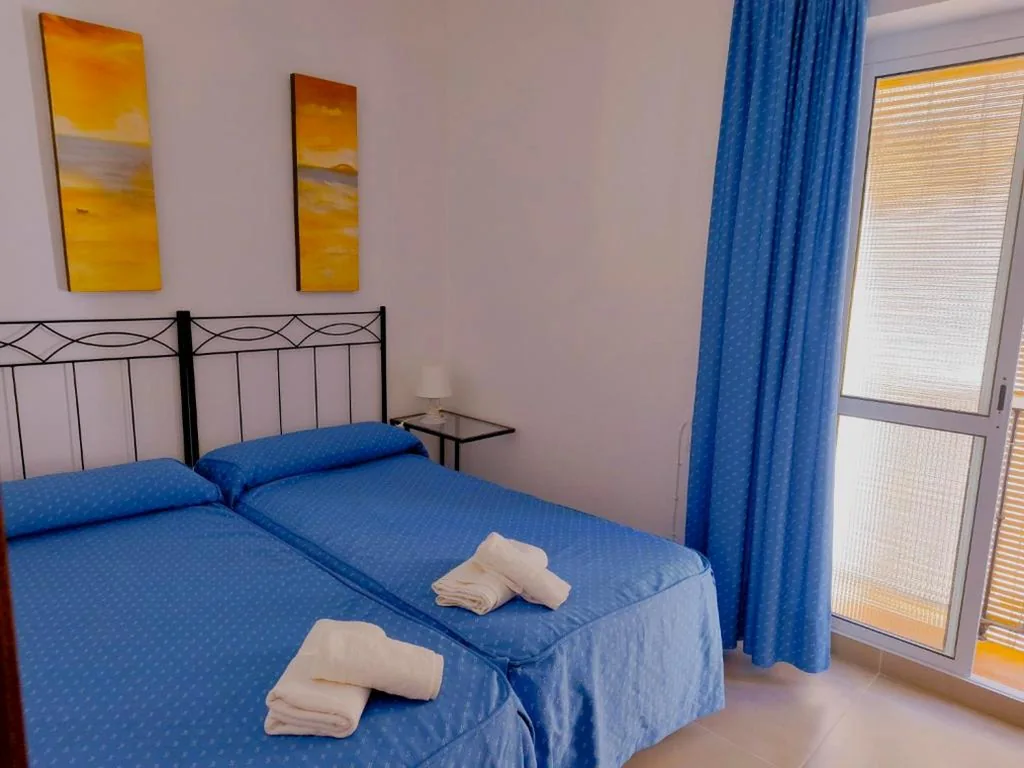 Quarto Duplo com casa de banho exterior - 1 ou 2 camas — Hostal Fantoni