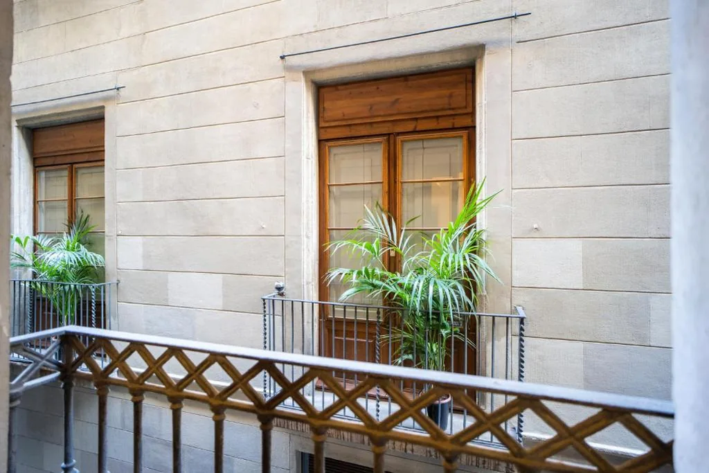 Camera tripla con bagno privato — Hostal Fina