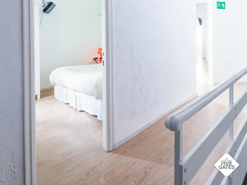 Habitación Doble - 1 o 2 camas — Hostal Five Gates