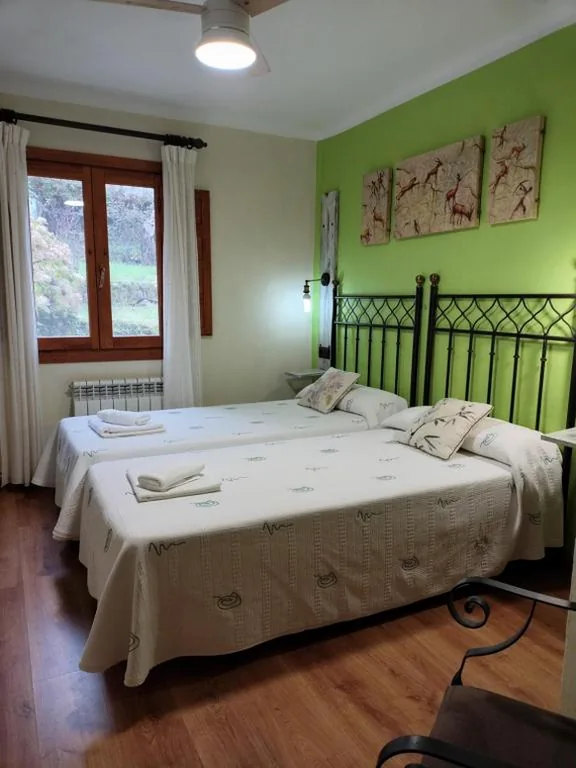 Habitación Doble - 2 camas — Hostal Fogón de Gredos
