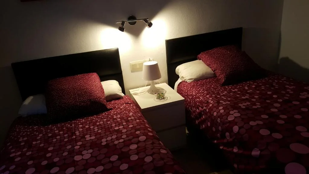 Habitación Doble - 2 camas — Hostal Fornet Altea