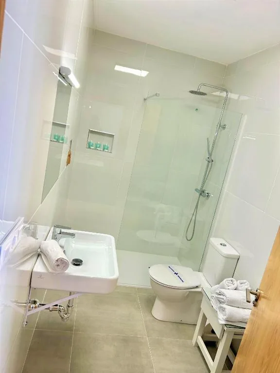 Habitación Triple — Hostal Fornet Altea
