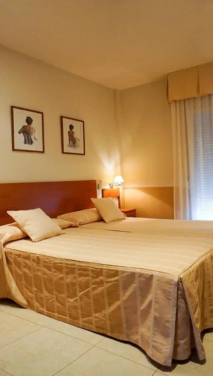 Habitación Doble - 1 o 2 camas — Hostal Forum