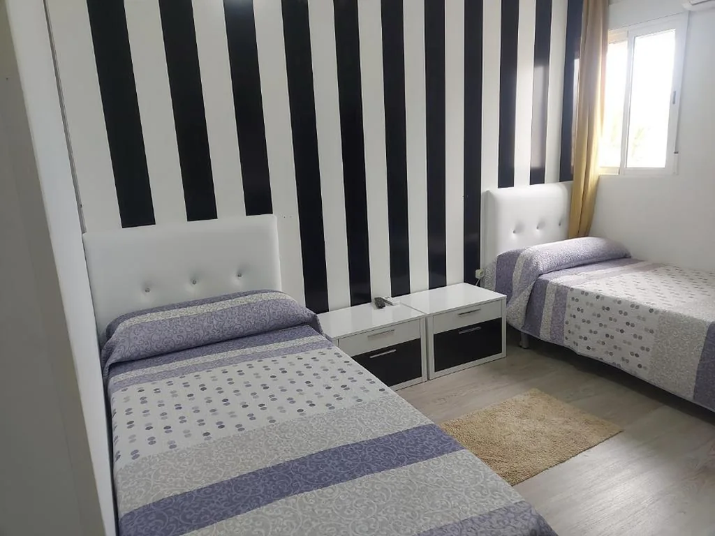 Double Room - 2 Beds — Hostal Fuente del Pino