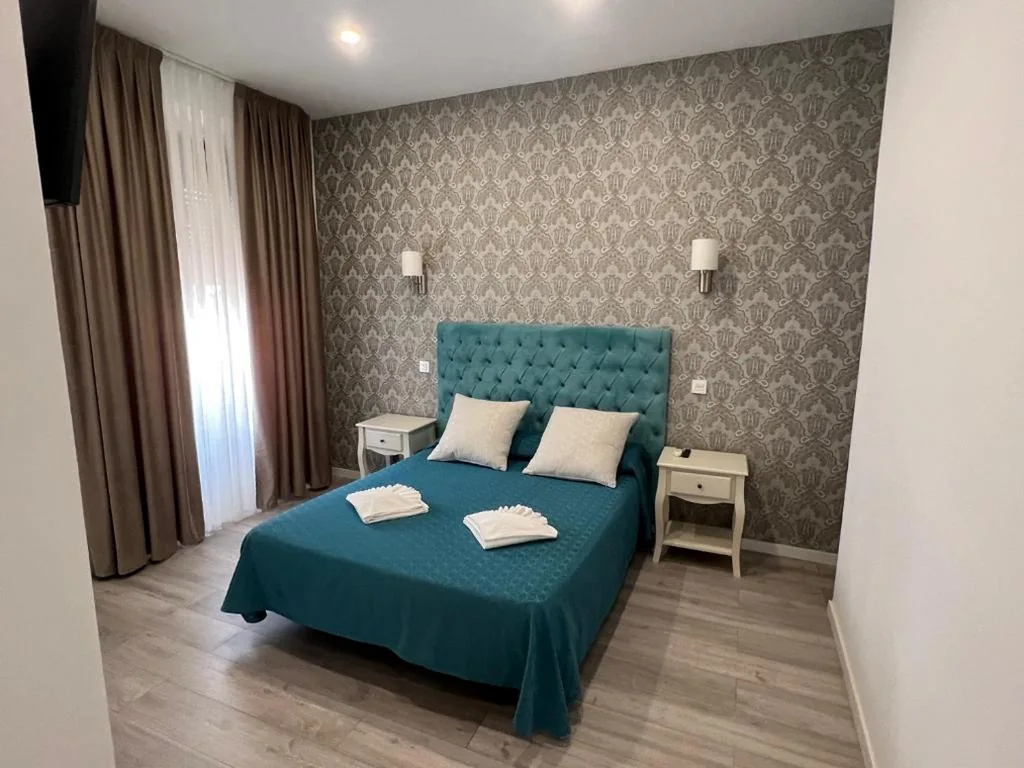 Chambre double Deluxe avec balcon — Hostal Galaico