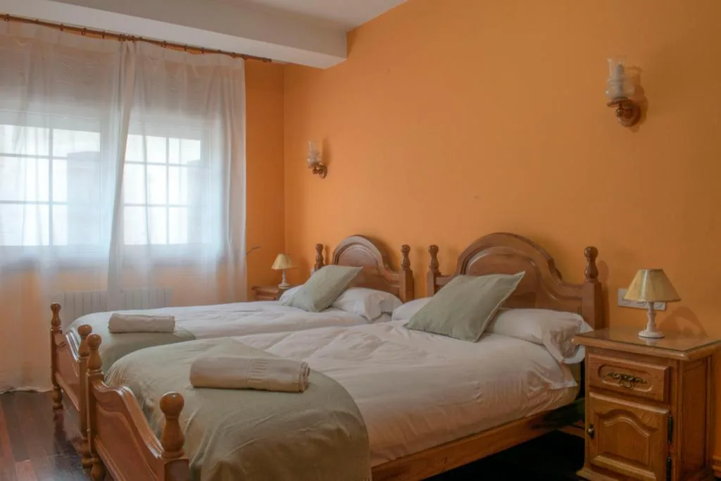 Quarto Duplo - 1 ou 2 camas — Hostal Galicia