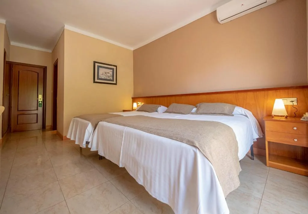 Camera Quadrupla Classica — Hostal Gallet