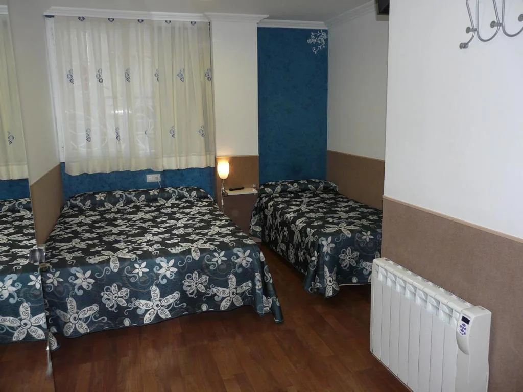 Camera tripla — Hostal Gaudi Cuenca