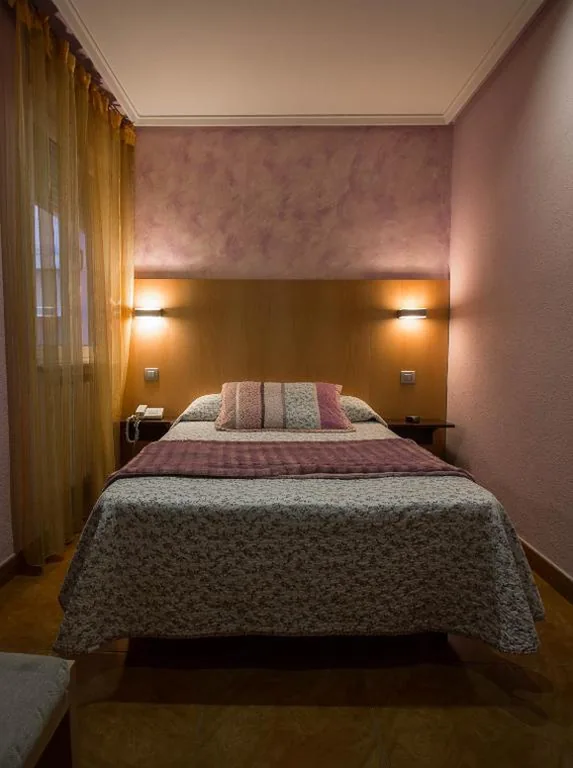 Habitación Individual — Hostal Goya Suites