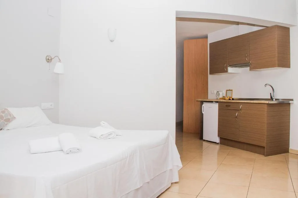 Habitación Familiar con vistas al mar — Hostal Gran Sol