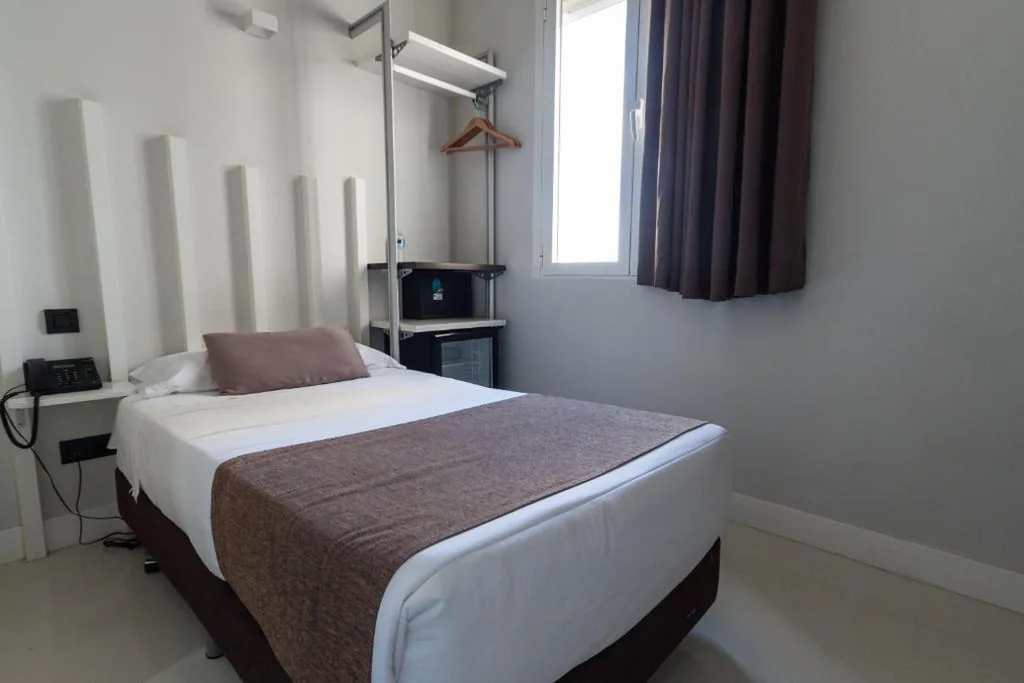 Hostal Gran Via 44