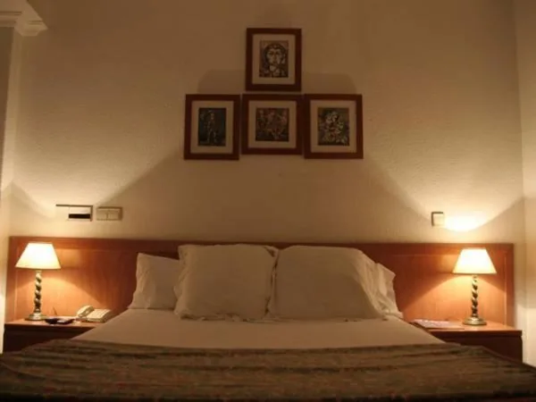 ダブルルーム - ベッド1台または2台 — Hostal Gran Via Levante