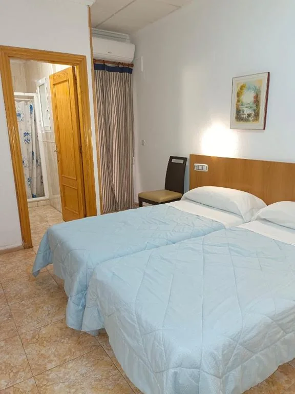 Hostal Gran Via Levante