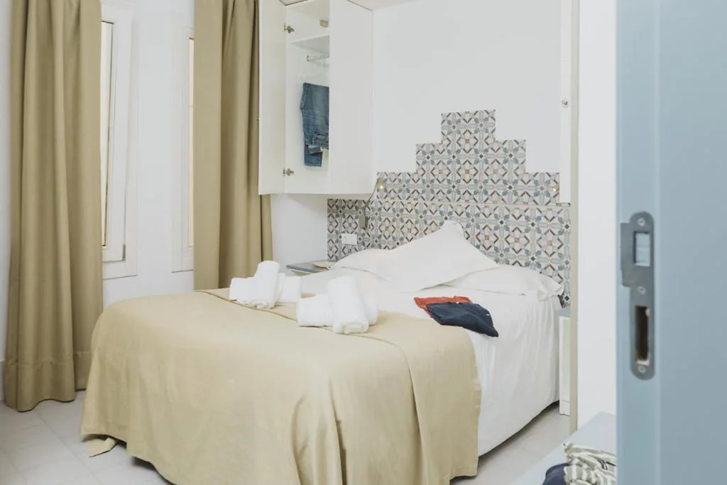 Chambre double Standard — Hostal Gravina