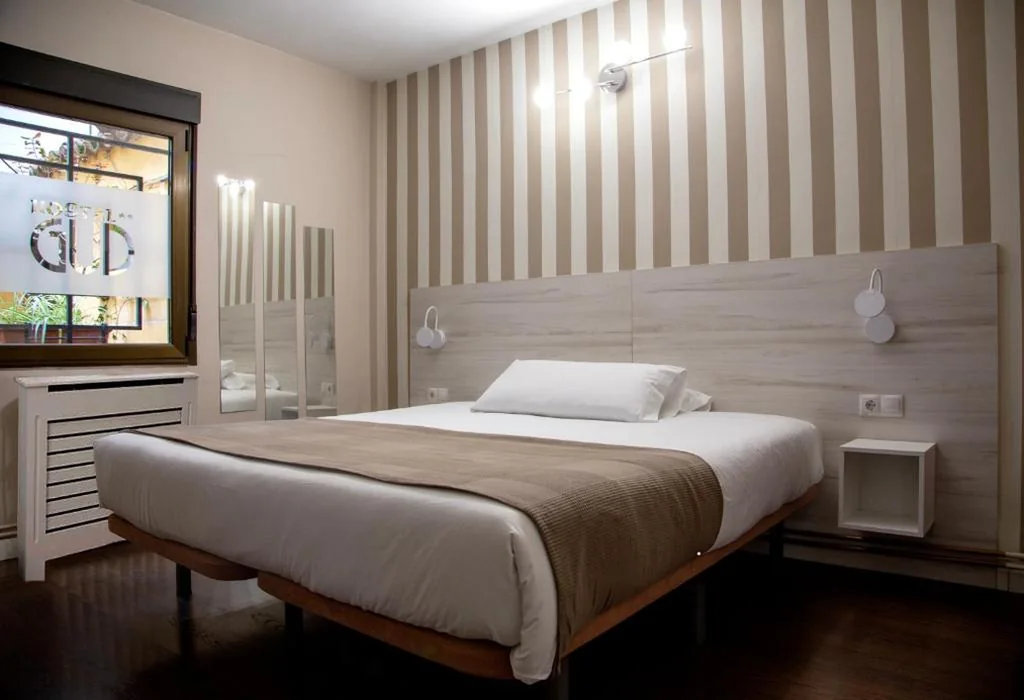 Doppelzimmer – 1 oder 2 Betten — Hostal Gud Salamanca