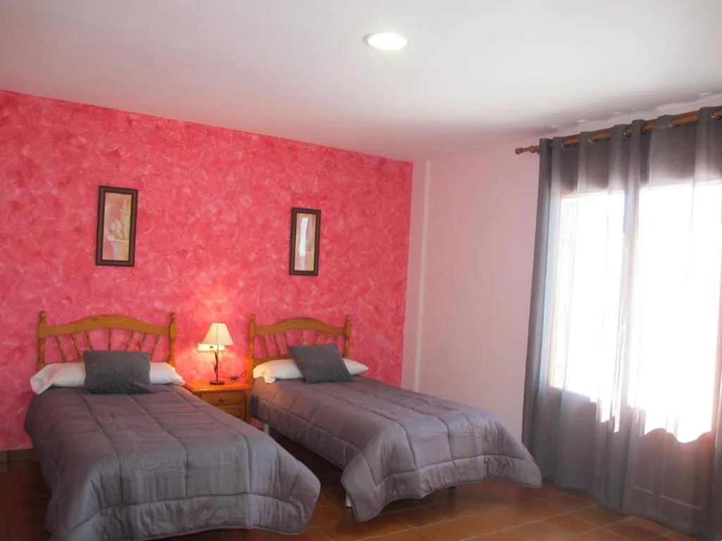 Habitación Familiar Clásica — Hostal Gúdar