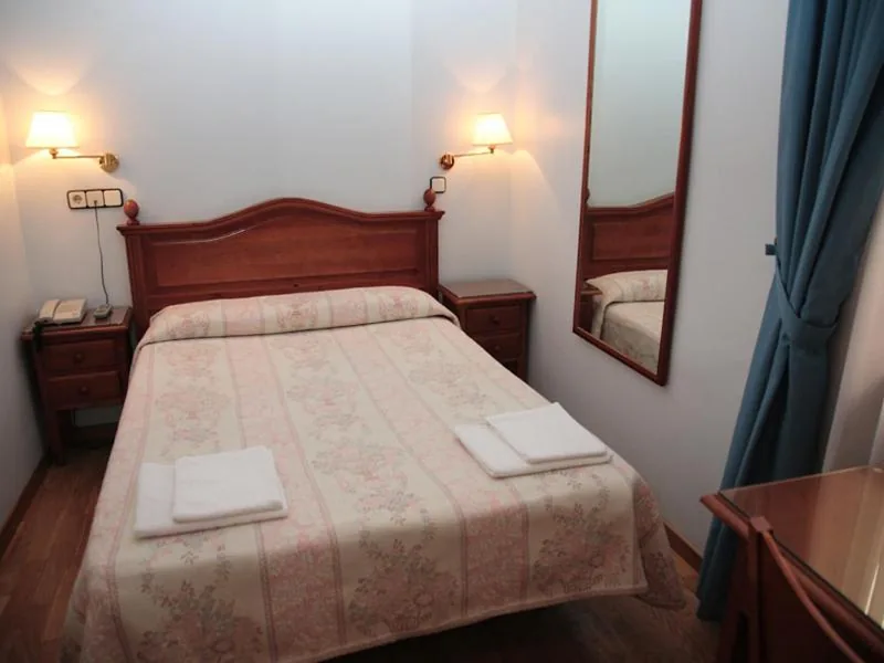 Habitación Doble — Hostal Guerra