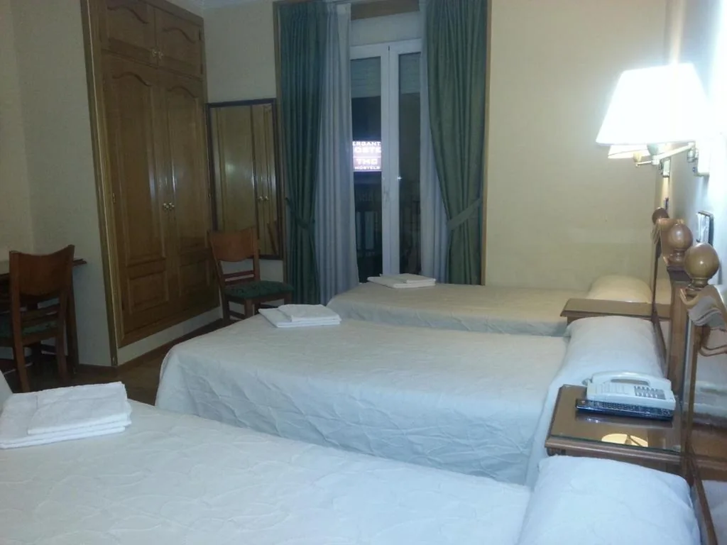 Habitación Triple — Hostal Guerra