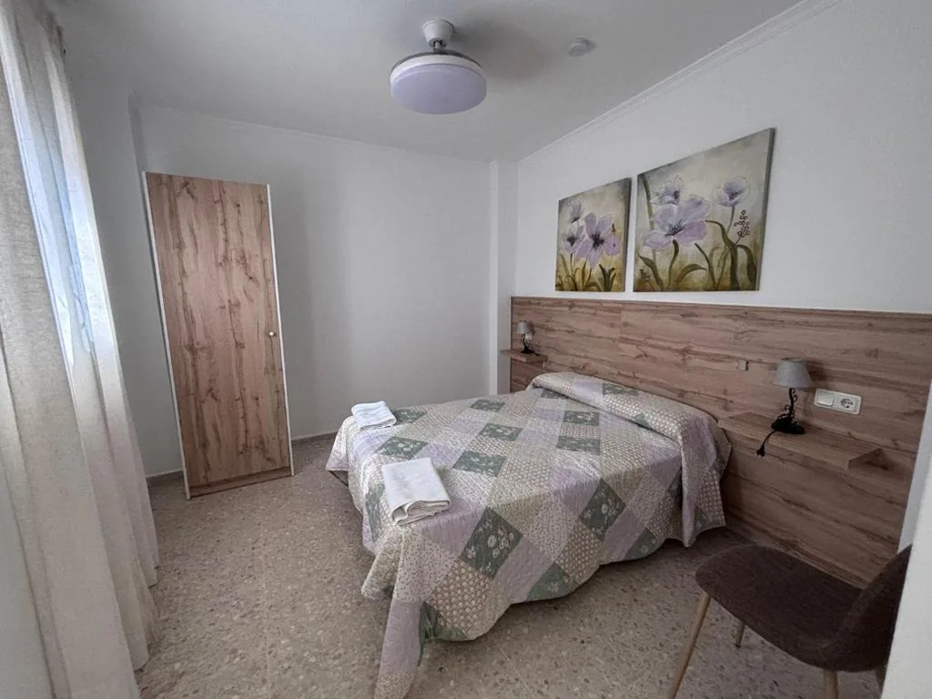 Camera doppia con bagno in comune — Hostal Gutierrez