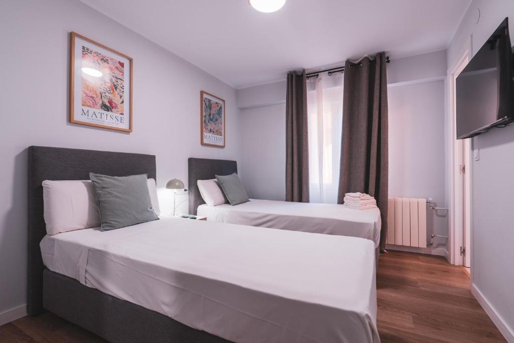 Hostal Guzman El Bueno by gaiarooms