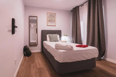 Hostal Guzman El Bueno by gaiarooms — photo 12