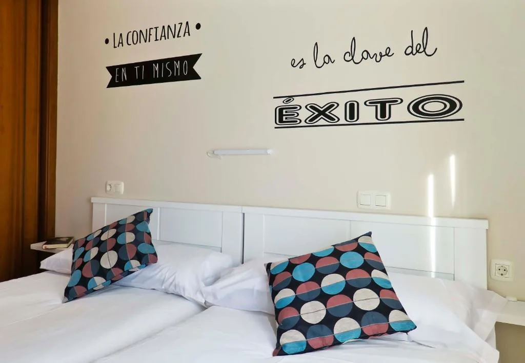 Habitación Doble Estándar - 2 camas — Hostal Habitaciones Albero