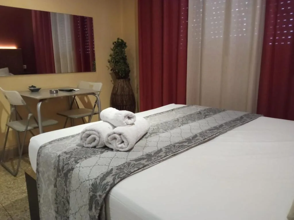 Deluxe kamer - 1 groot bed — Hostal Happystay